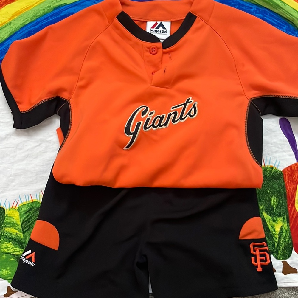 SF Giants jersey and shorts